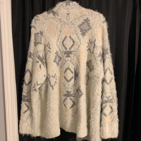 Knox Rose Fuzzy Sweater Cardigan - Picture 2 of 4